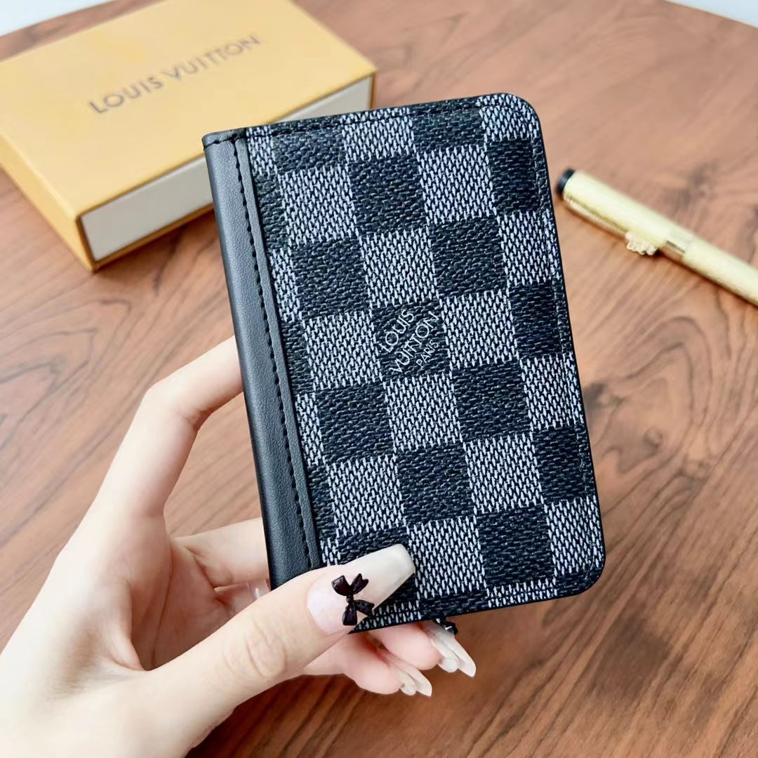 Élégants Portefeuilles Damier et Monogram LV