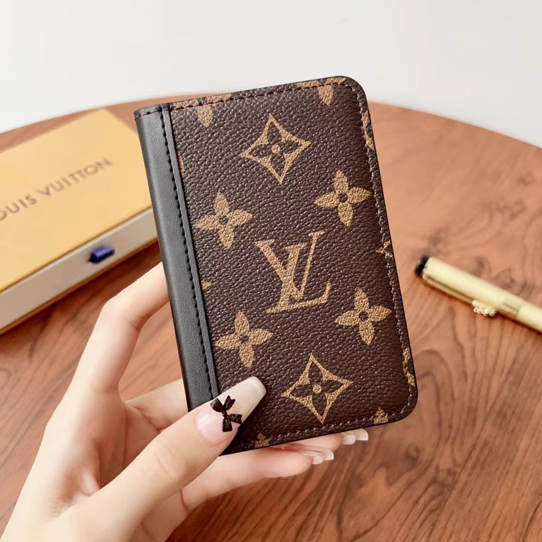 Élégants Portefeuilles Damier et Monogram LV
