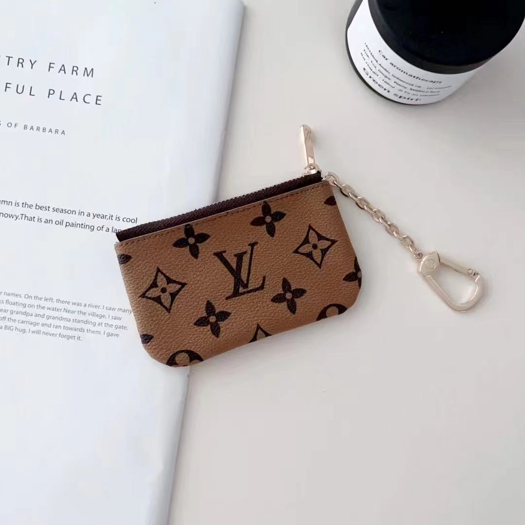 Collection de porte-monnaie de luxe monogrammés, inspirés de LV, avec clip-chaîne
