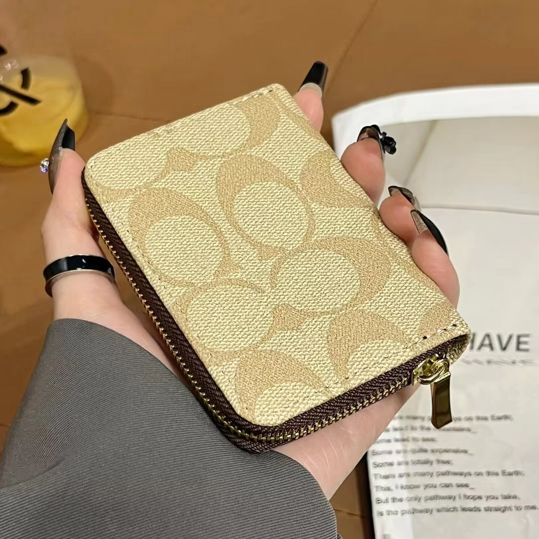 Collection de portefeuilles zippés de luxe inspirée de MK & CO