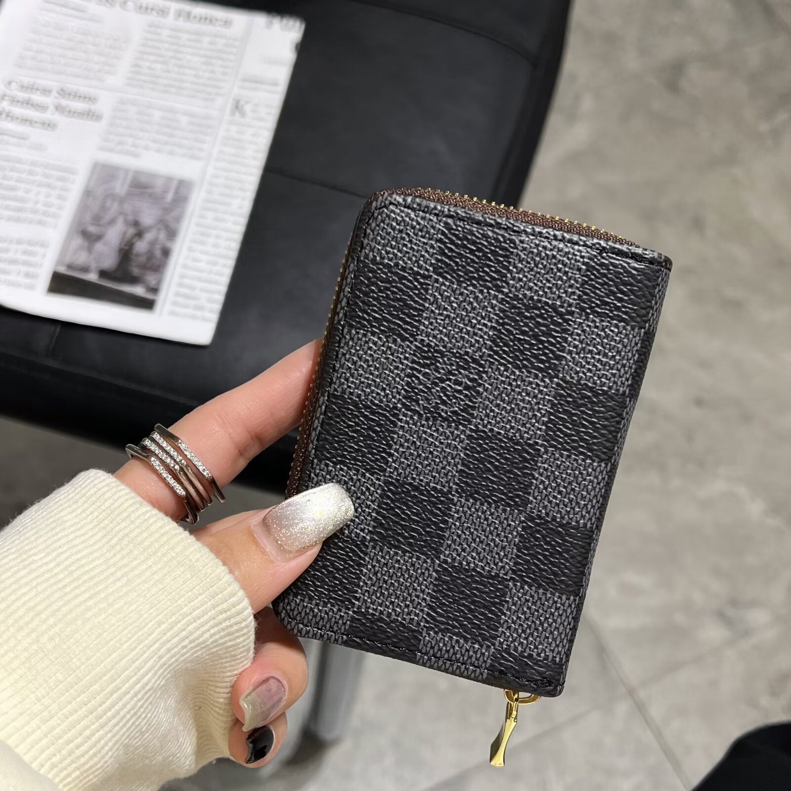Collection de portefeuilles zippés de luxe à monogramme – LV, GG et BBR