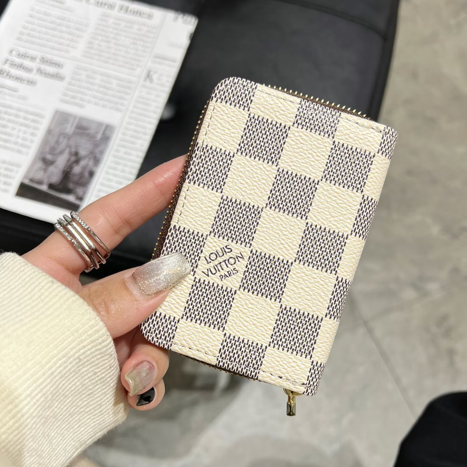 Collection de portefeuilles zippés de luxe à monogramme – LV, GG et BBR