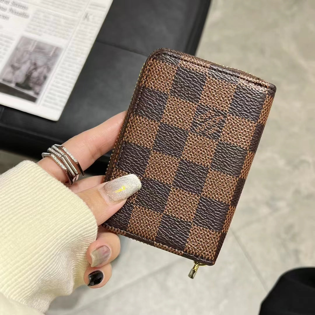 Collection de portefeuilles zippés de luxe à monogramme – LV, GG et BBR