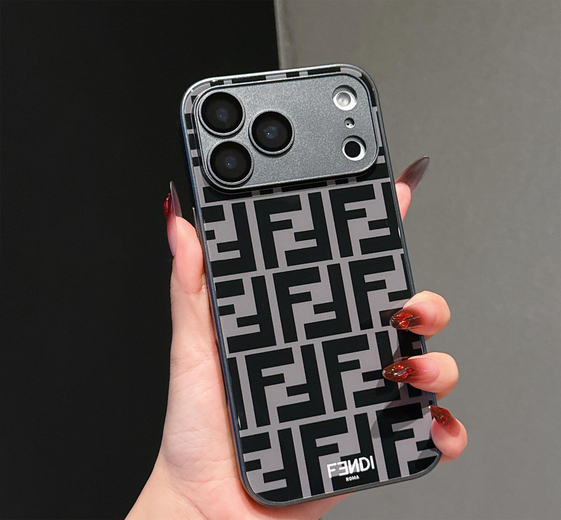 Coque iPhone antichoc motif de luxe avec protection caméra
