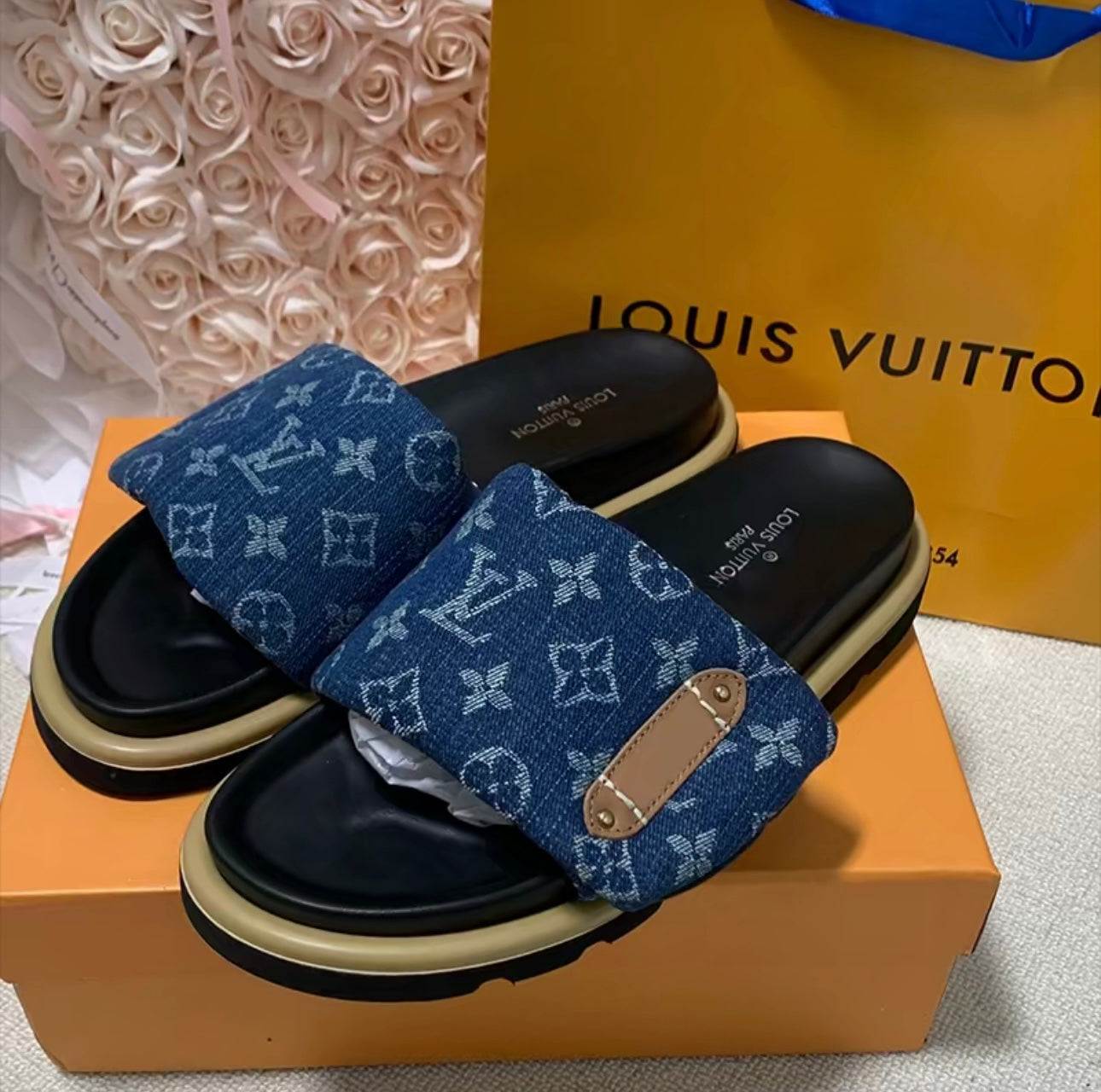 Trendy adjustable platform slippers with velcro straps