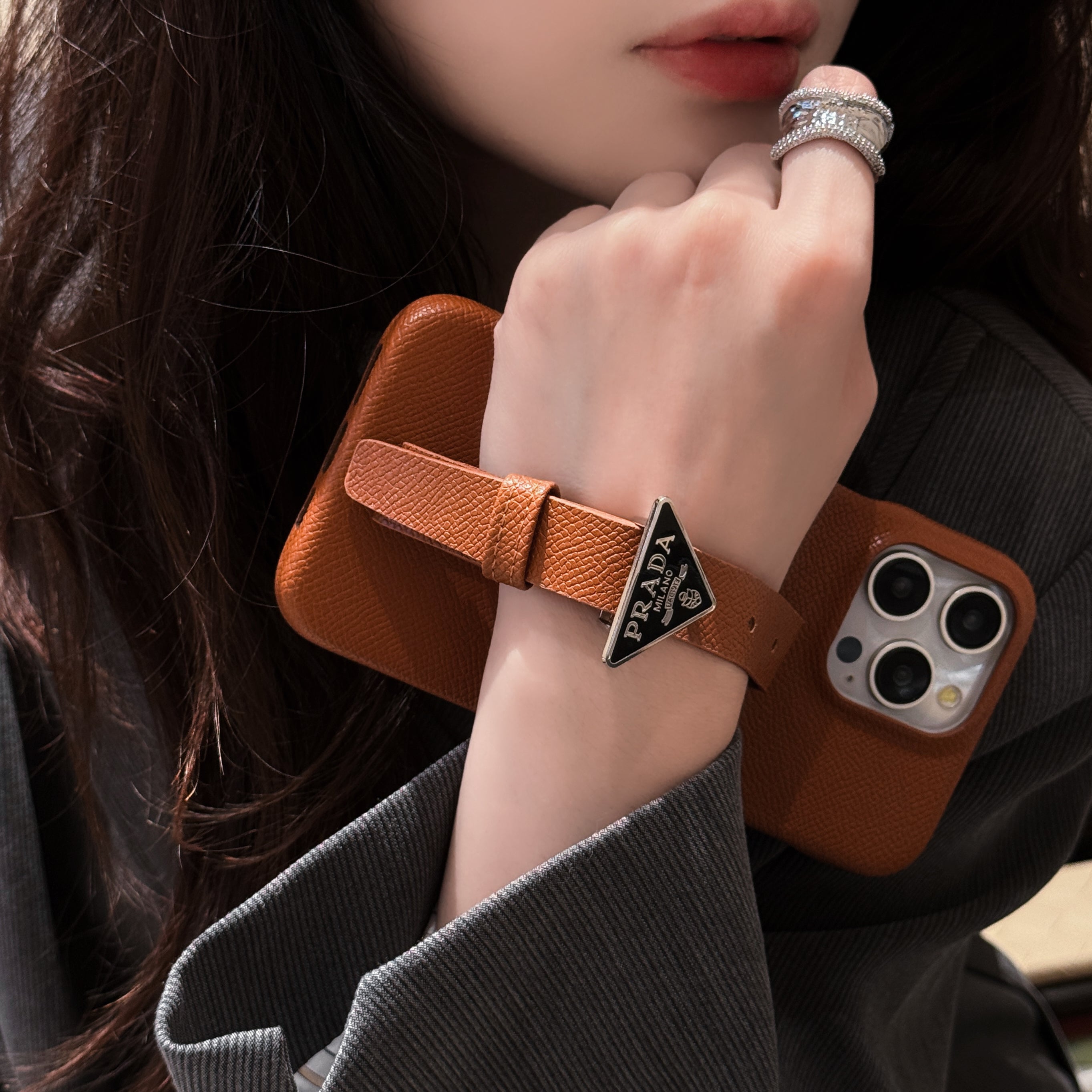 Étui iPhone en cuir de luxe avec poignée