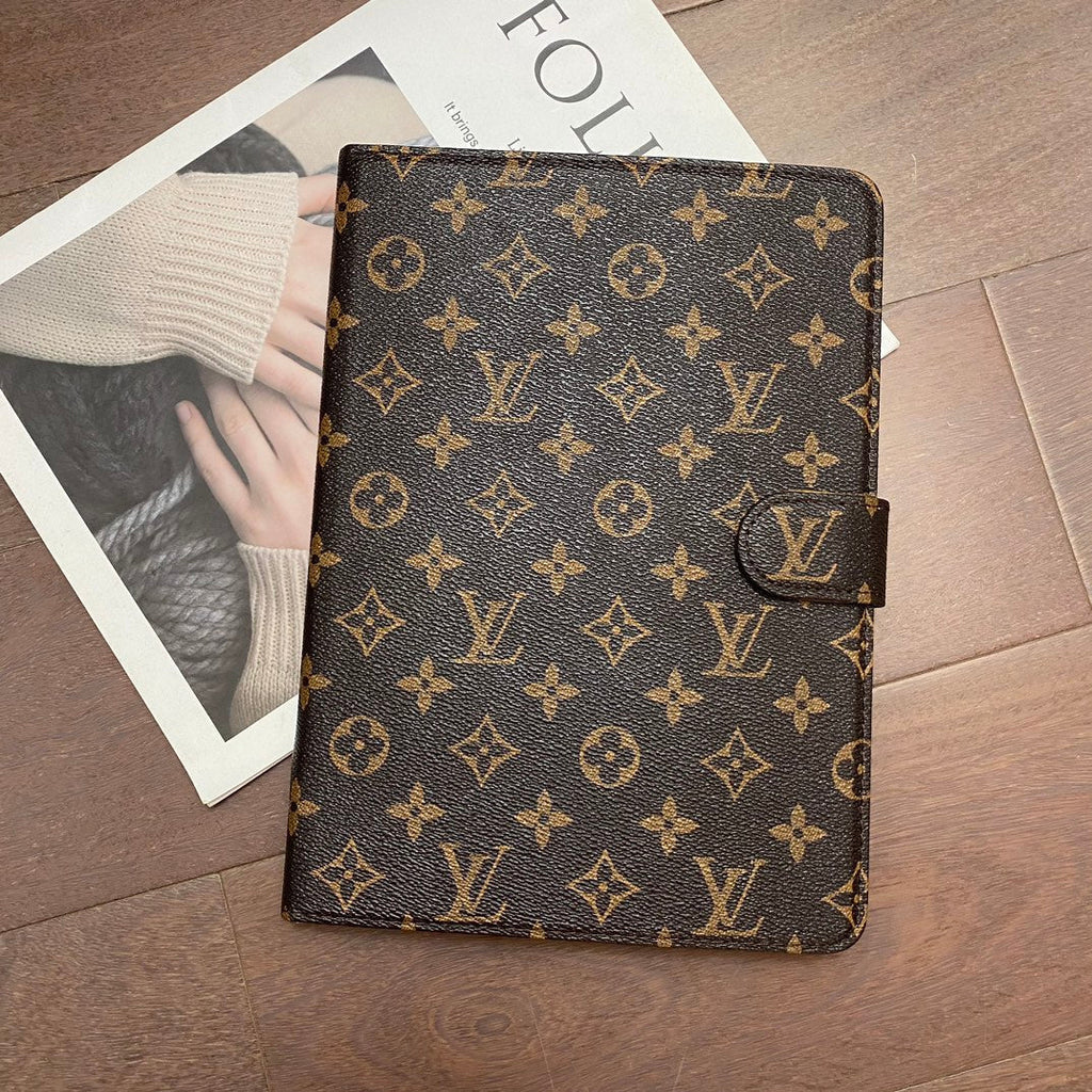Étui iPad de Luxe en Toile Monogram et Cuir Motif Thème Été Frais