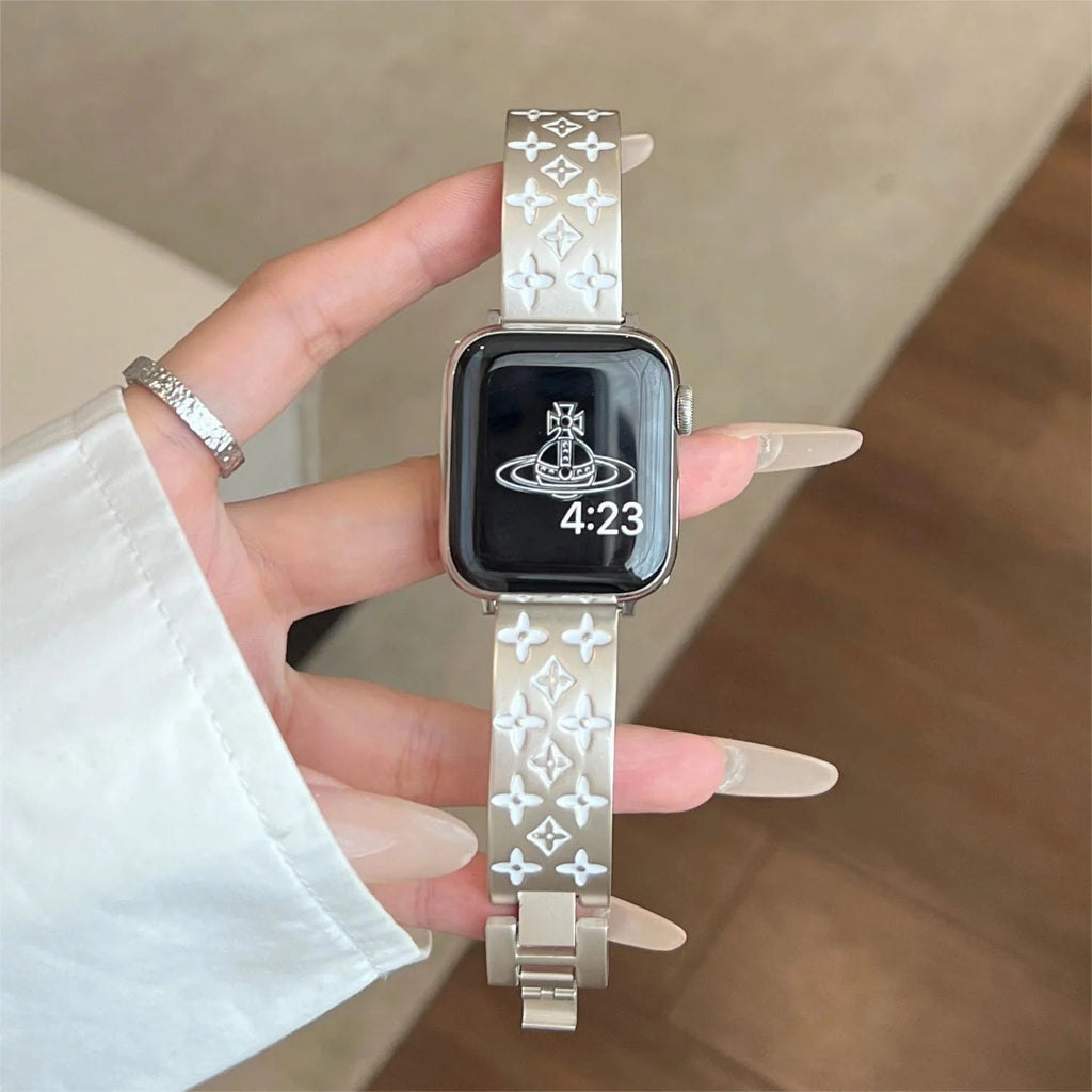 Ražený kovový řemínek na Apple Watch
