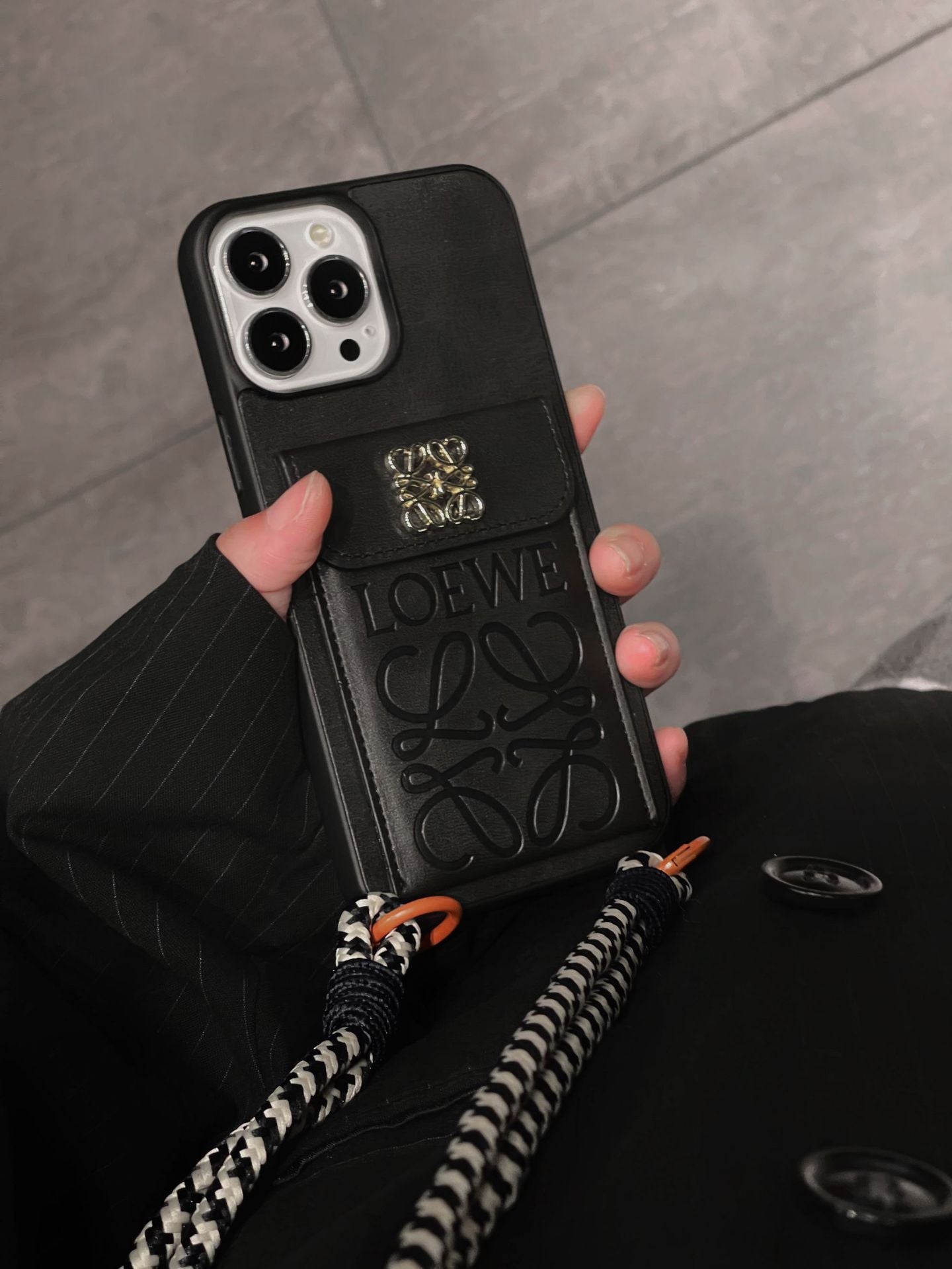 Étui Loe en cuir pour iPhone, avec porte-cartes