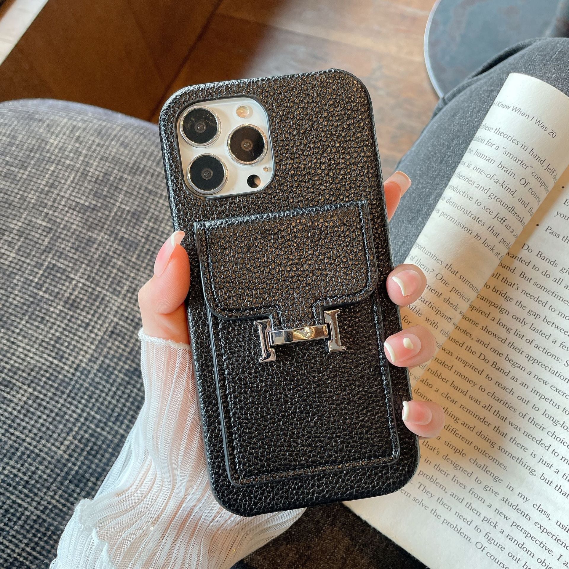 Pouzdro na iPhone z kůže H Card Holder