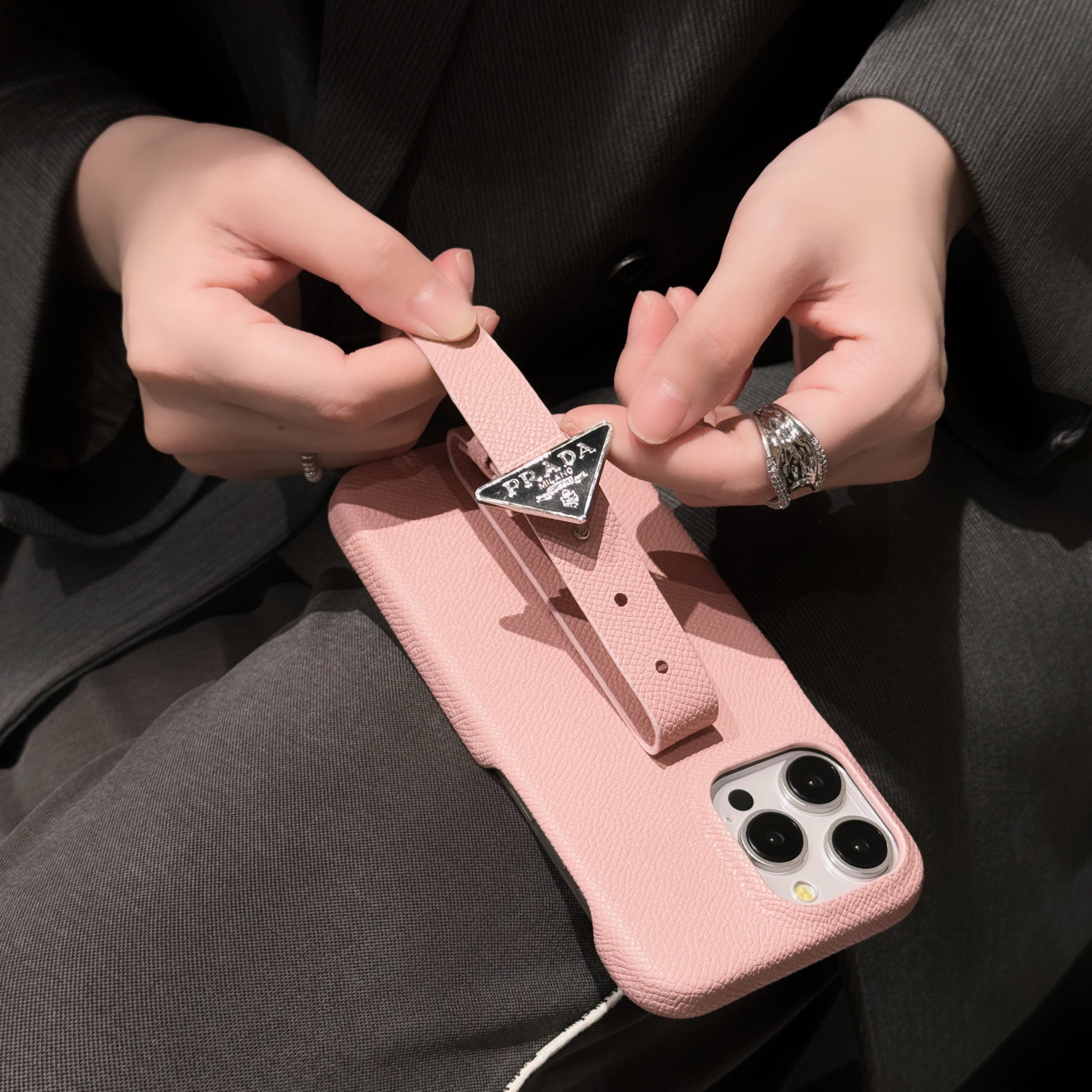Étui iPhone en cuir de luxe avec poignée