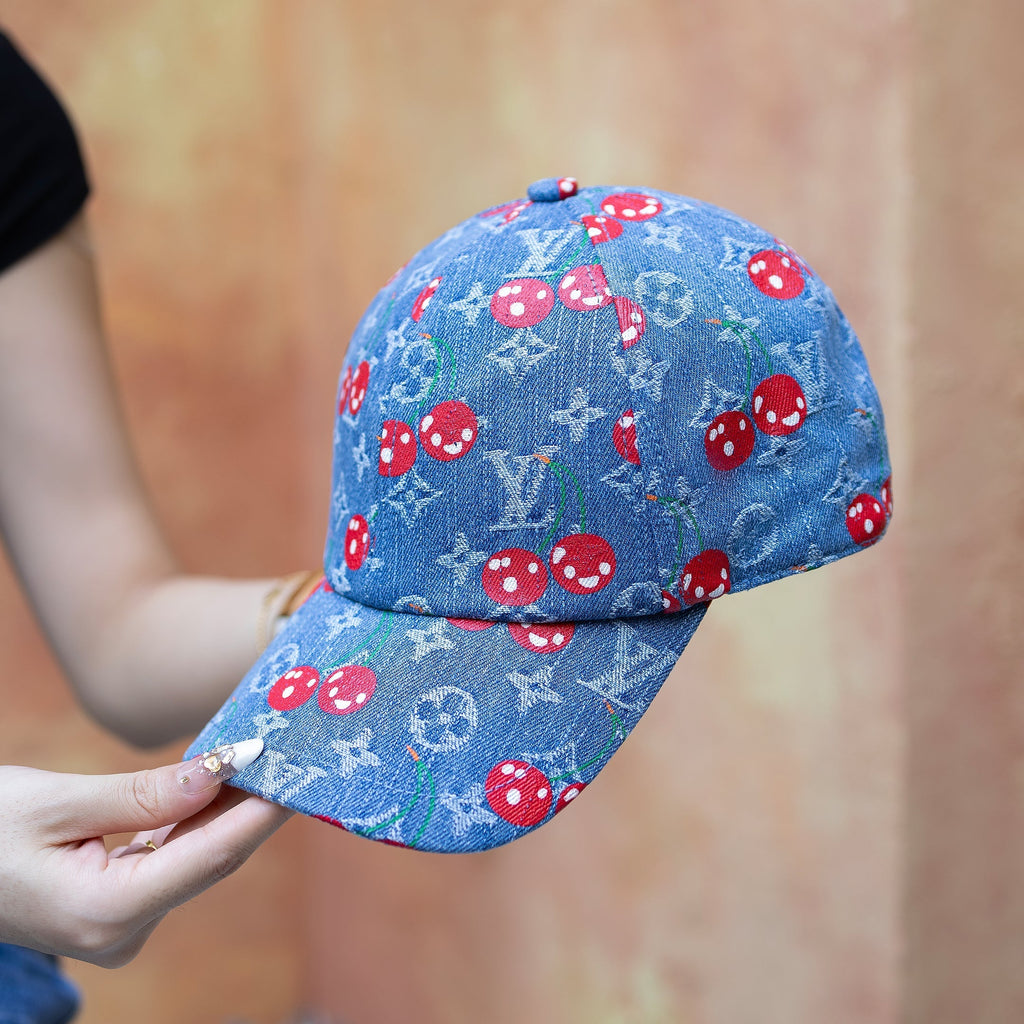 Bonnet cerise branché