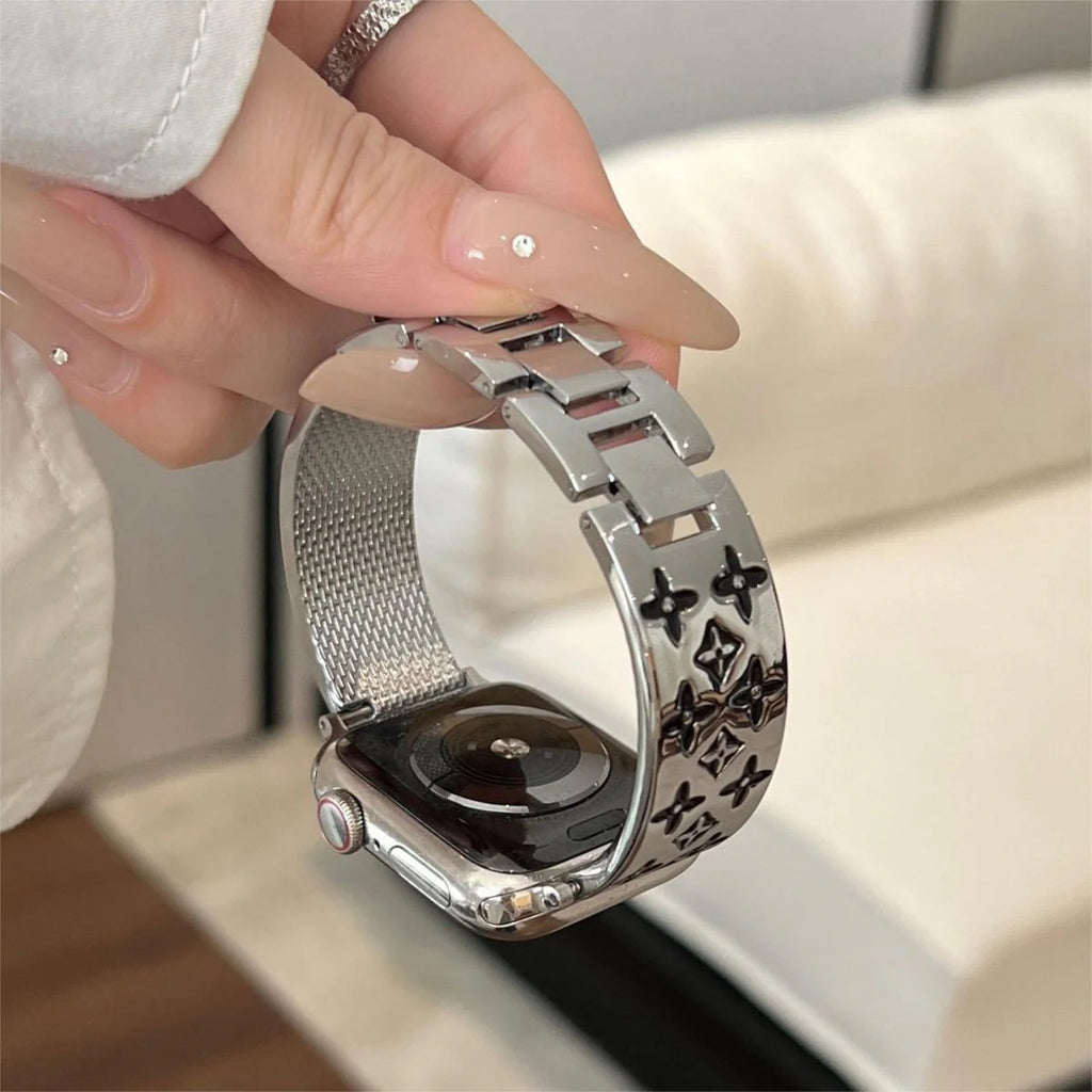 Ražený kovový řemínek na Apple Watch