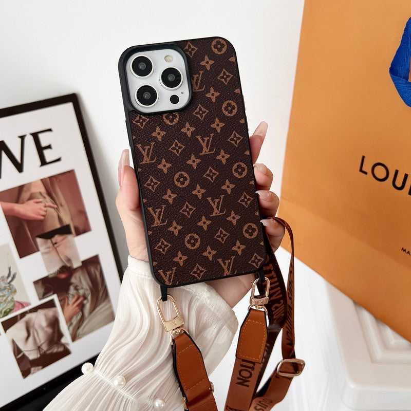 Luxusní hnědé kožené pouzdro na iPhone přes rameno