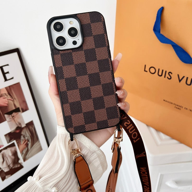 Luxusní hnědé kožené pouzdro na iPhone přes rameno