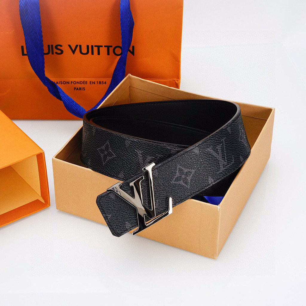 Luxusní černý monogramový pásek se stříbrnou přezkou  