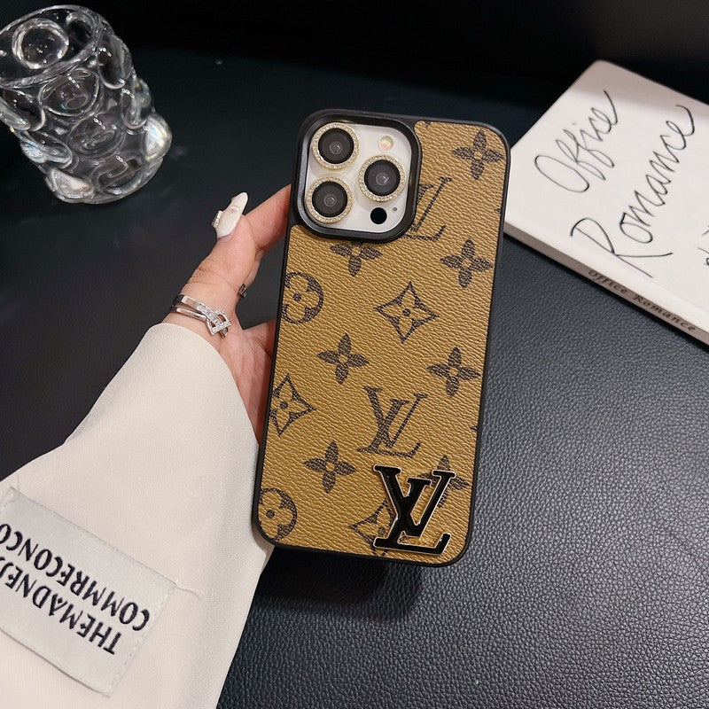 Luxusní černé kožené pouzdro na iPhone s logem  