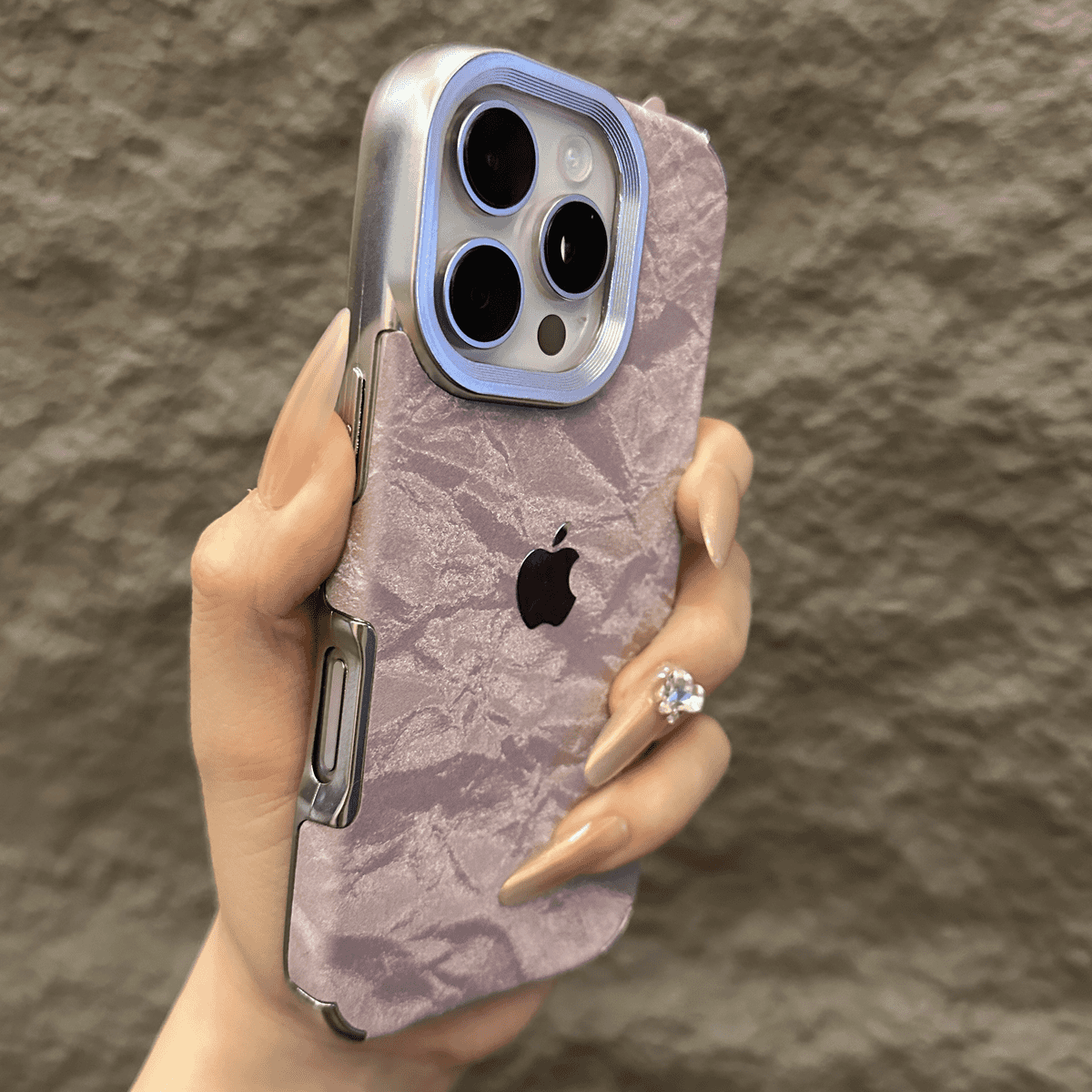 Coque iPhone Texture Neige Velours avec Cadre Électroplaqué
