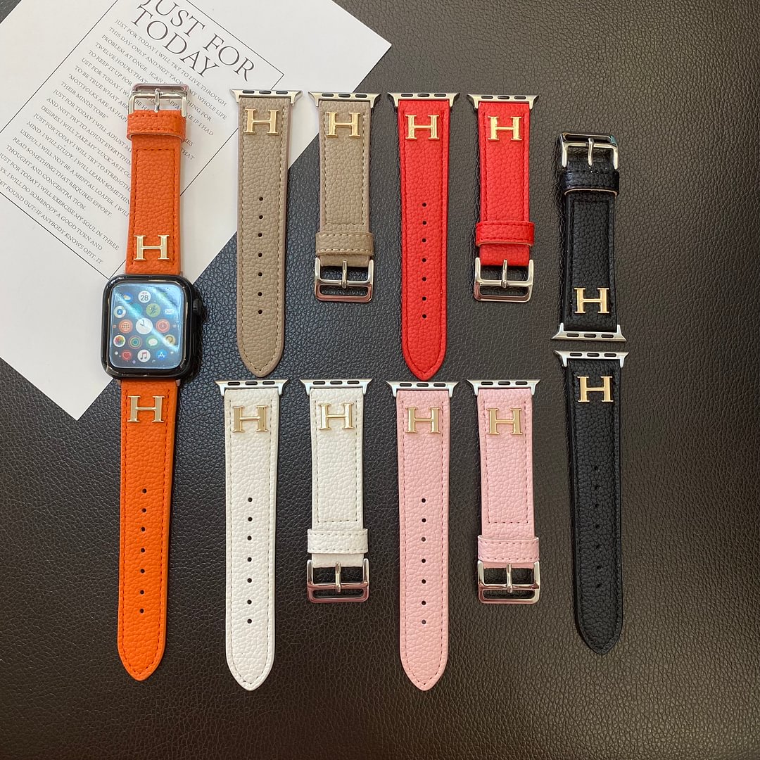 Řemínek z pravé vzorované kůže pro Apple Watch