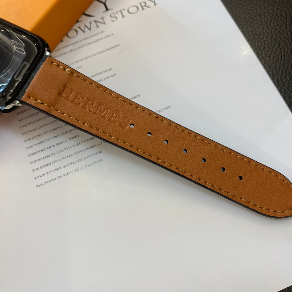 Řemínek z pravé vzorované kůže pro Apple Watch