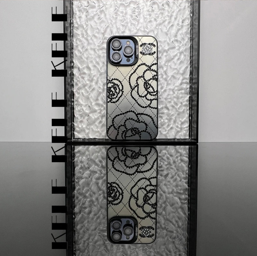 Pouzdro na iPhone inspirované kamélií s unikátním designem