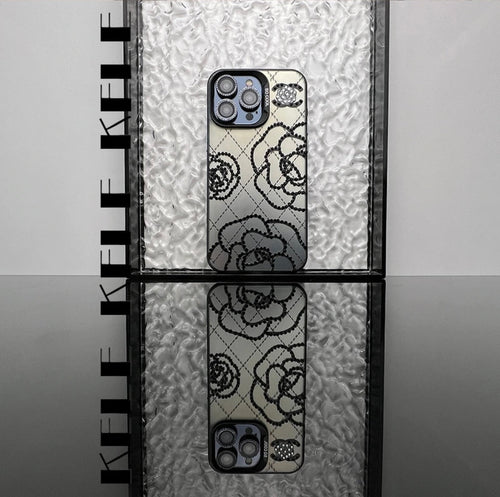 COQUE D'IPHONE INSPIRÉE DU CAMÉLIA AU DESIGN UNIQUE