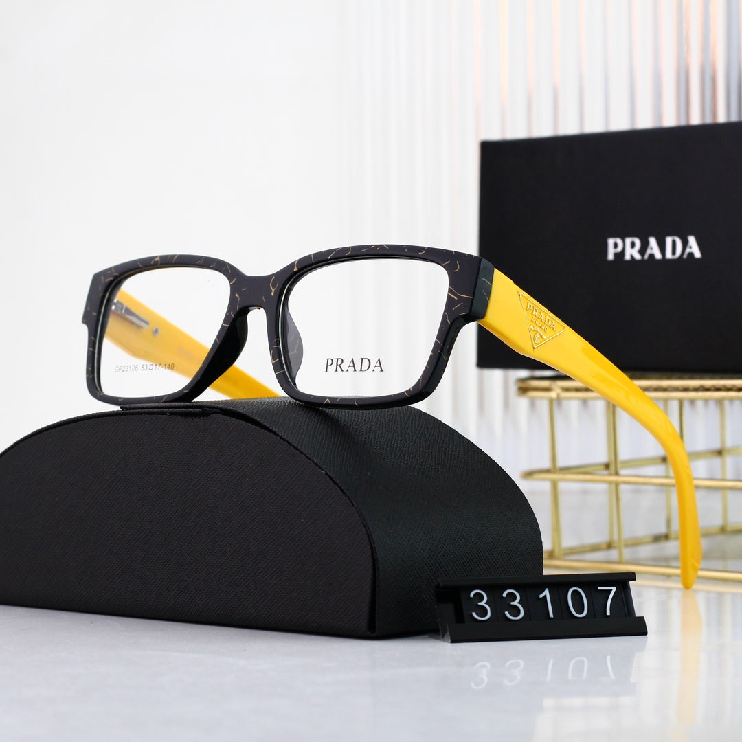Lunettes carrées avec logo triangle classique