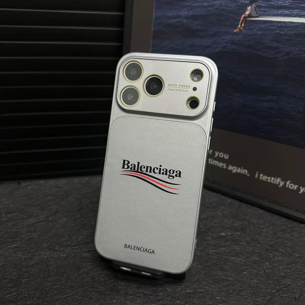 Matné ochranné pouzdro na iPhone inspirované Balenciagou s plnou ochranou čoček