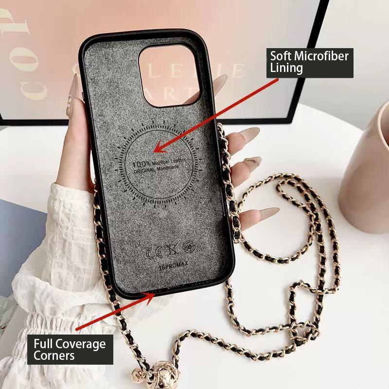 Prošívané crossbody pouzdro na iPhone s řetízkovým popruhem a kapsou na karty  