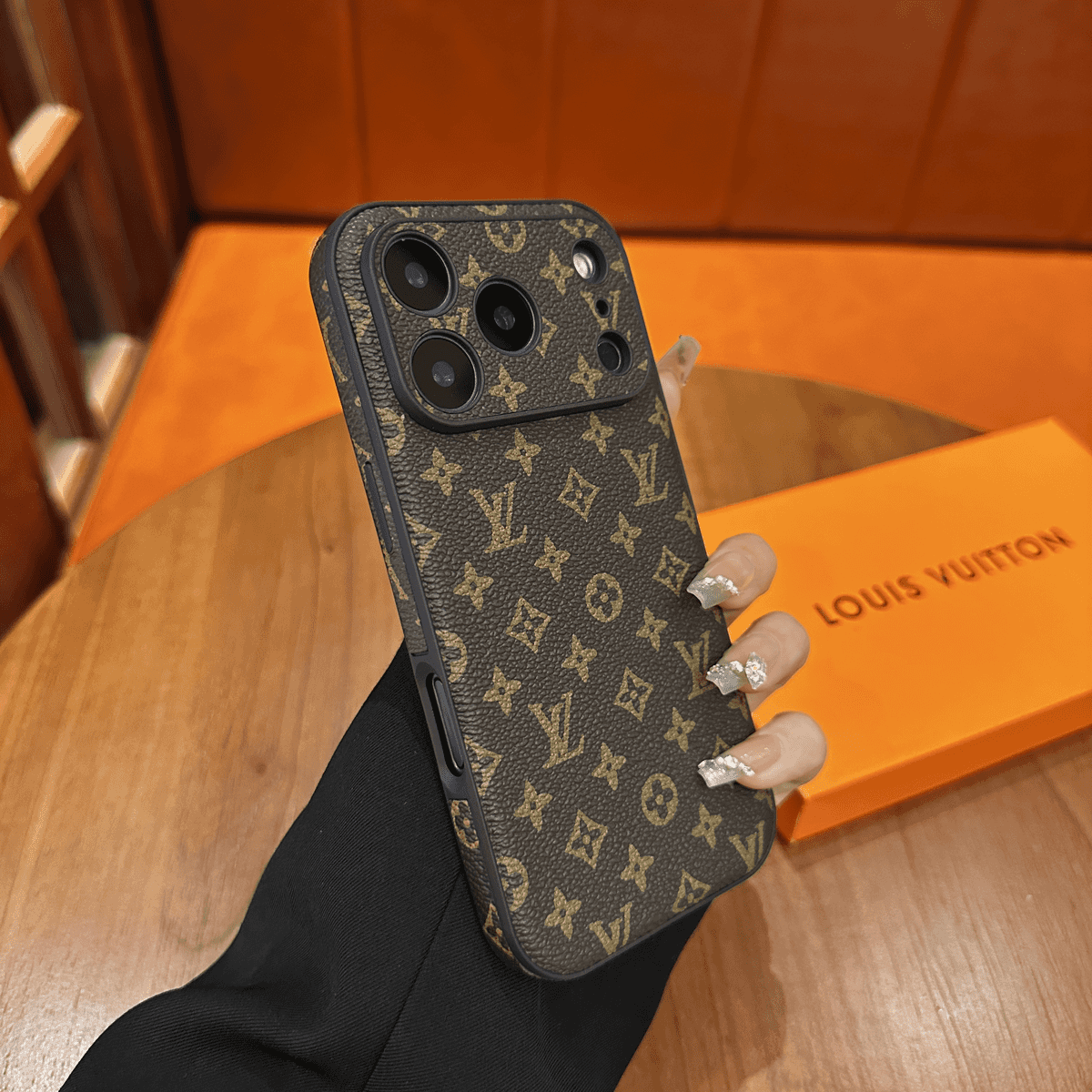 Étui de protection en cuir à motifs de qualité supérieure pour iPhone – avec cache coulissant pour appareil photo