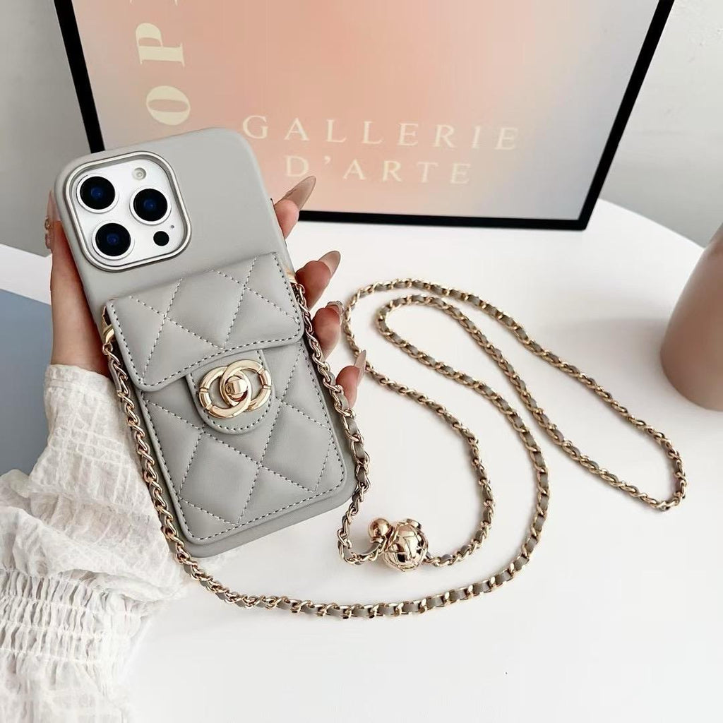 Prošívané crossbody pouzdro na iPhone s řetízkovým popruhem a kapsou na karty  