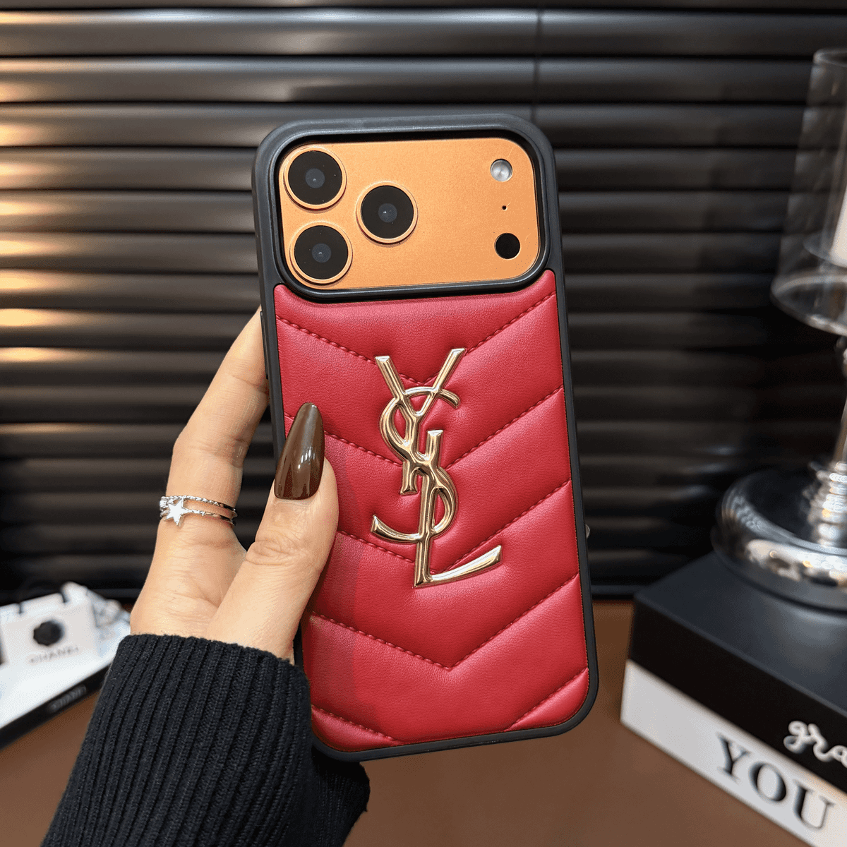 Coque iPhone en cuir matelassé de luxe — Housse de protection antichoc fine