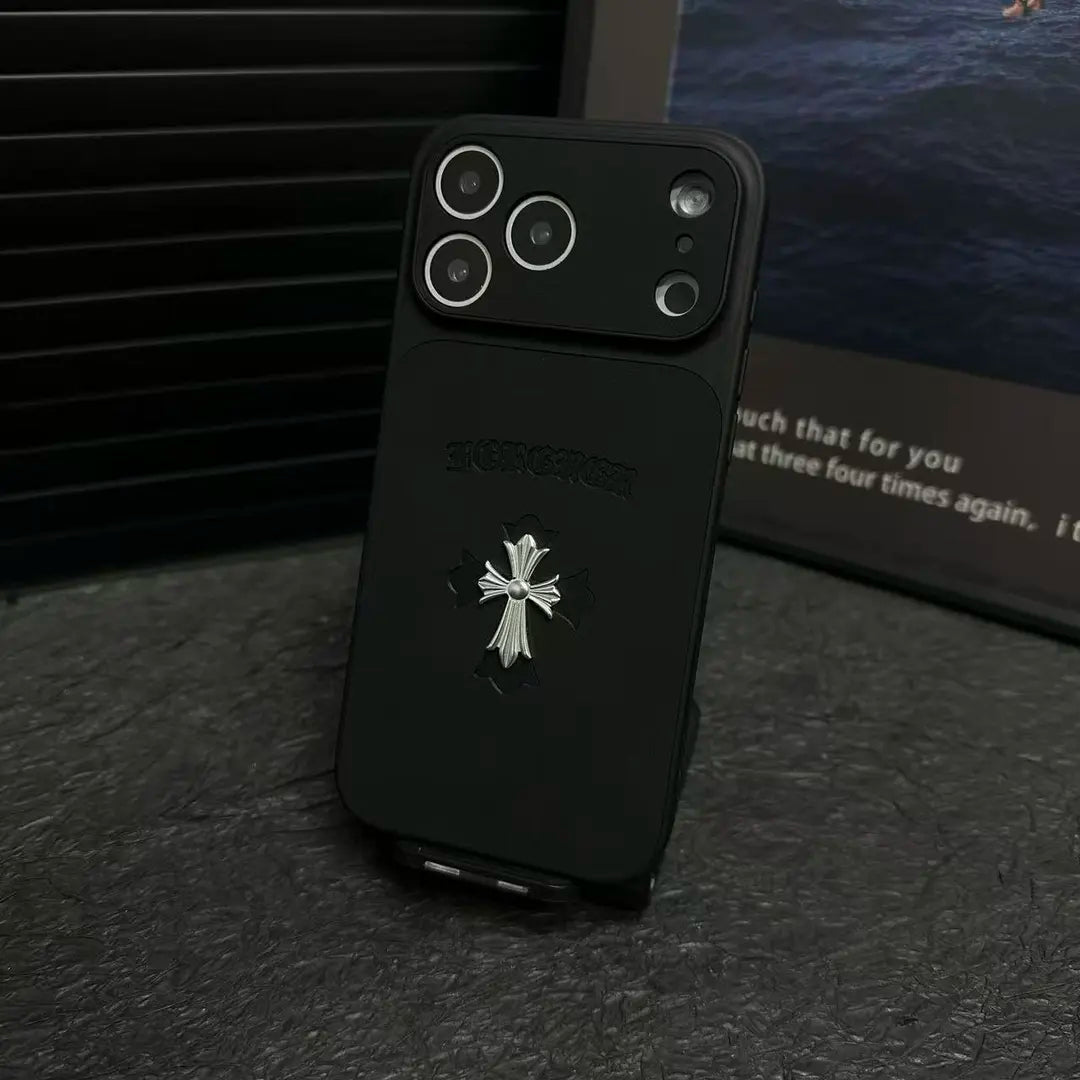 Kožené pouzdro na iPhone Chrome Hearts s křížem