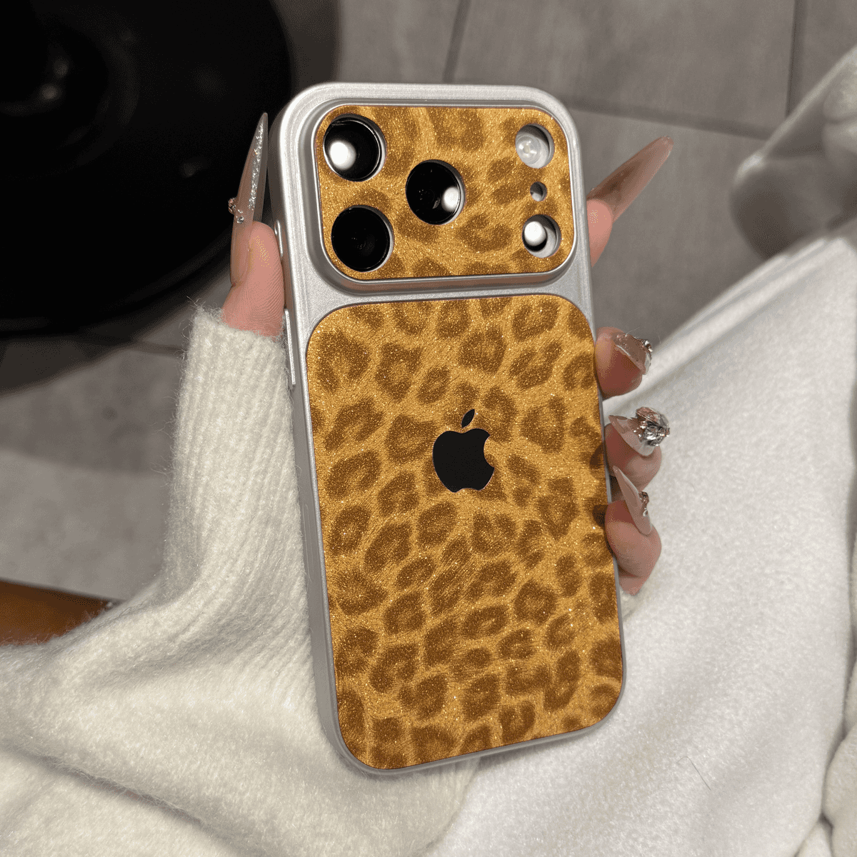 Coque de téléphone à paillettes imprimé léopard — Protection étincelante au design élégant