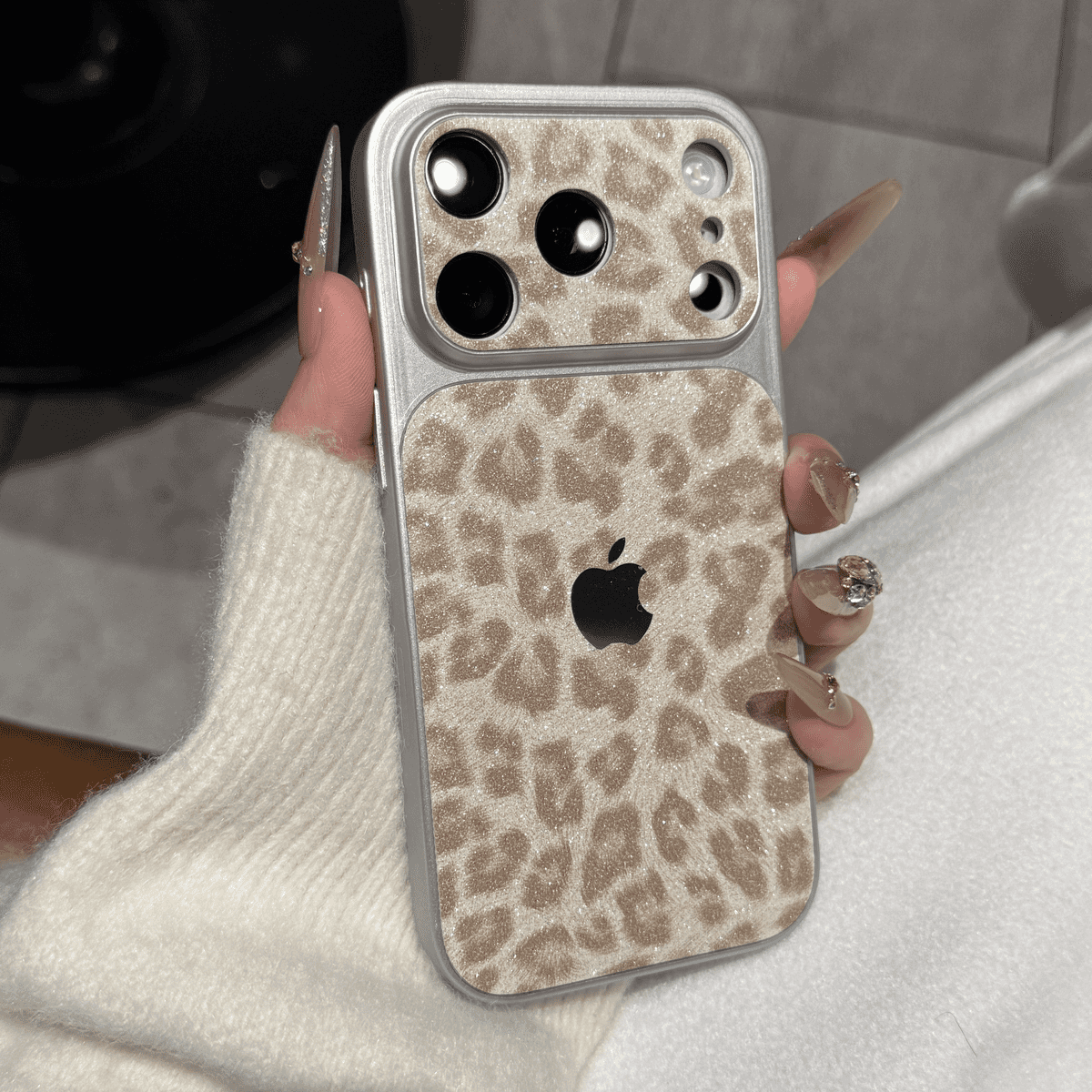 Coque de téléphone à paillettes imprimé léopard — Protection étincelante au design élégant