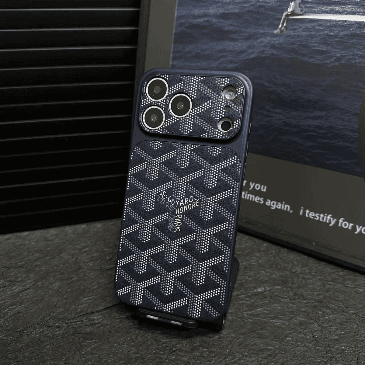 Étui G-Y élégant à texture gaufrée pour iPhone