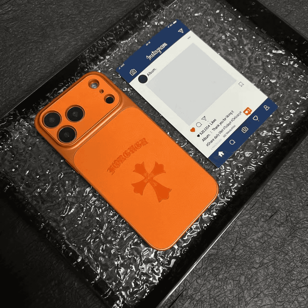 Kožené pouzdro na iPhone Chrome Hearts s křížem