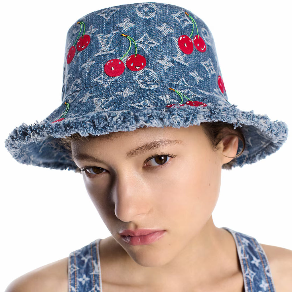 Bonnet cerise branché