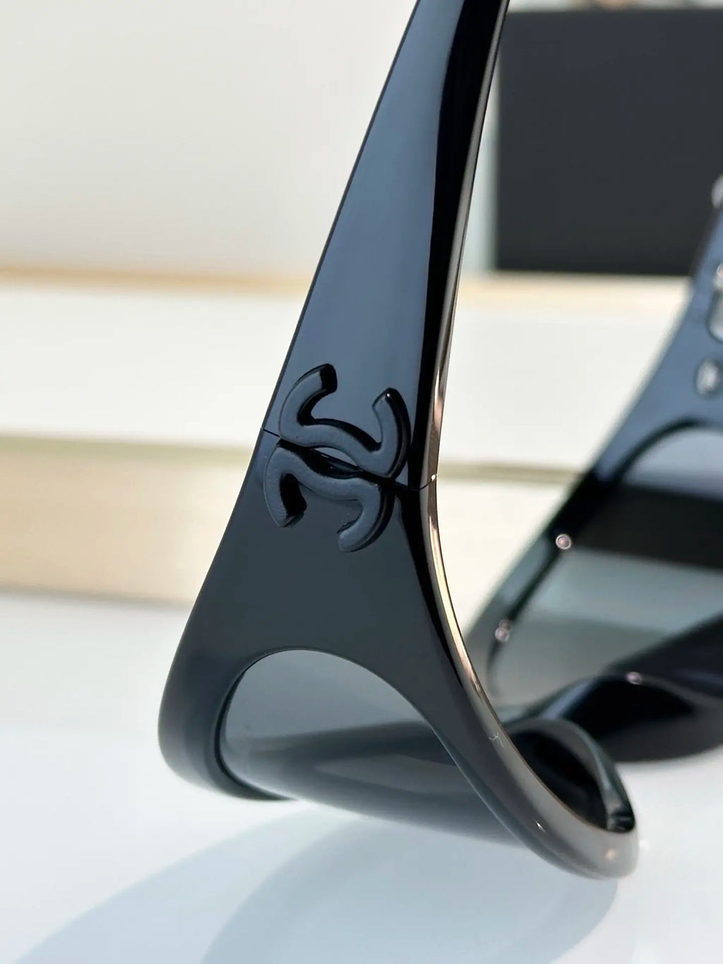 Retro Narrow Frame Sunglasses | Minimalist Black Fashion Shades