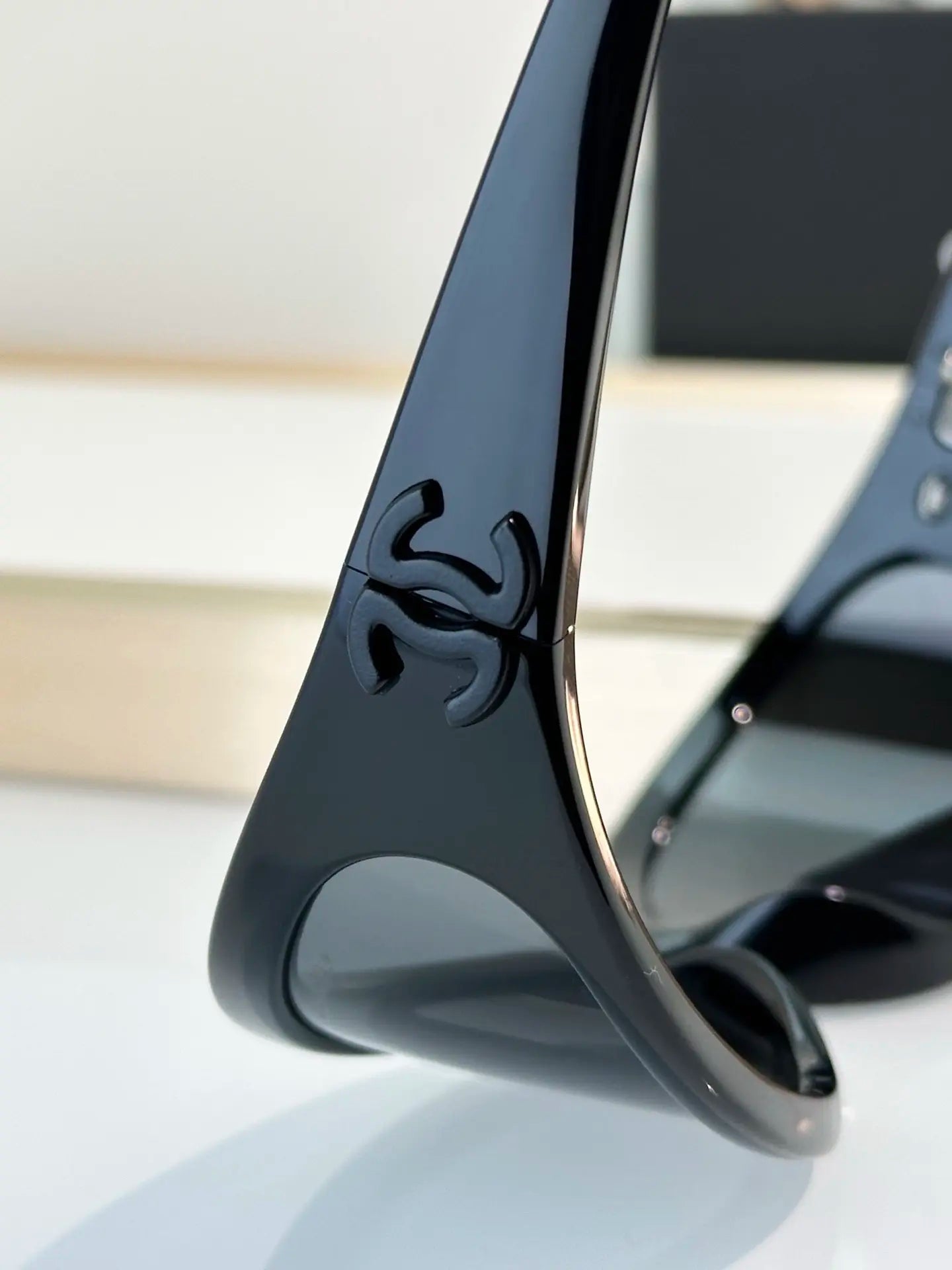 Retro Narrow Frame Sunglasses | Minimalist Black Fashion Shades