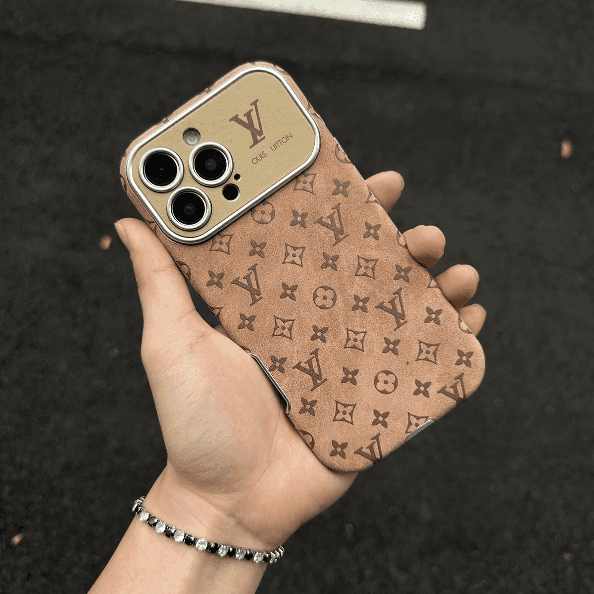 Coque iPhone en cuir marron et noir de luxe